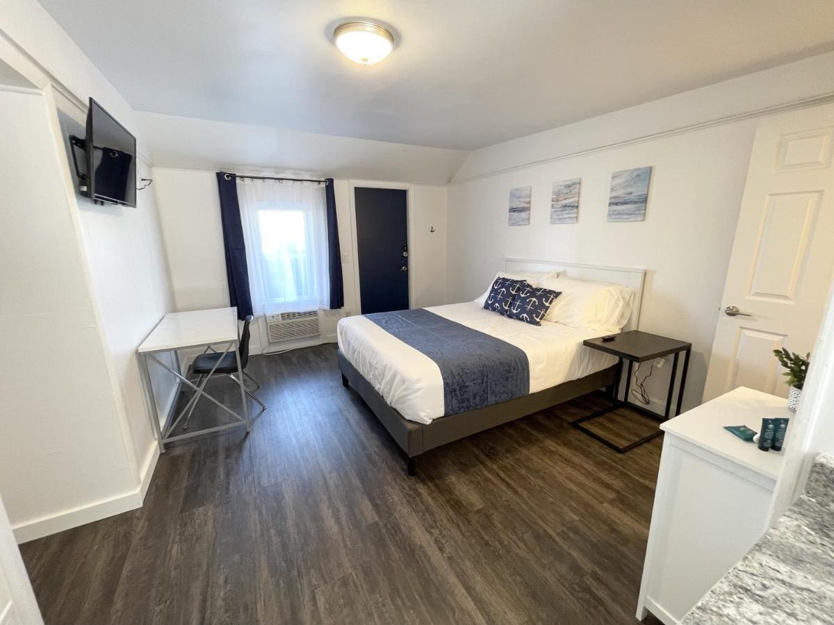 Anchor Bay Inn And Suites Сандъски Екстериор снимка