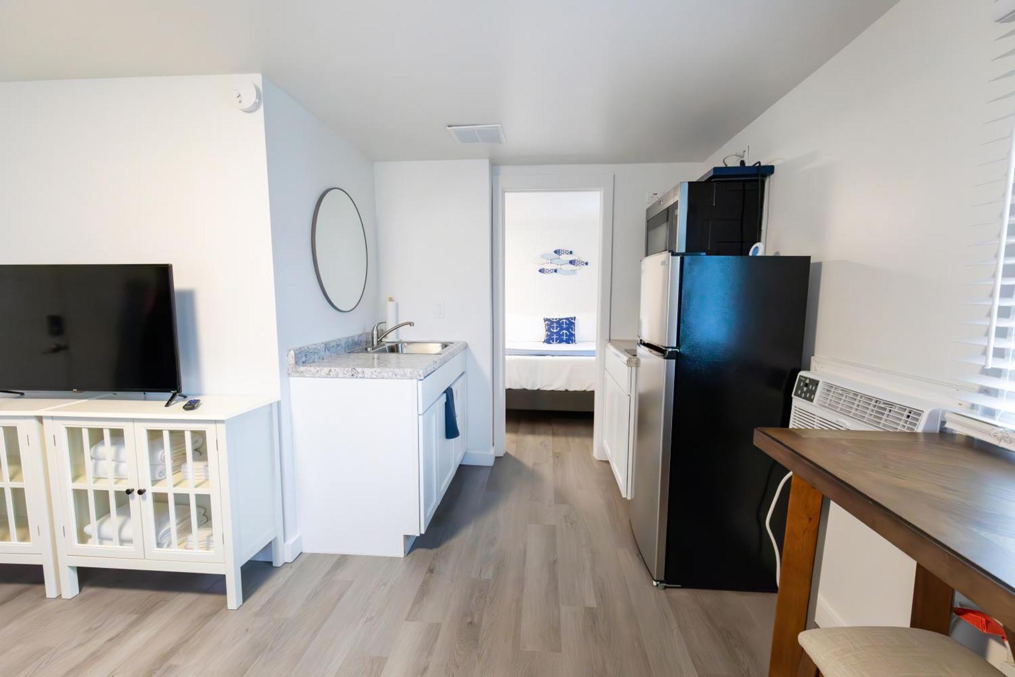 Anchor Bay Inn And Suites Сандъски Екстериор снимка