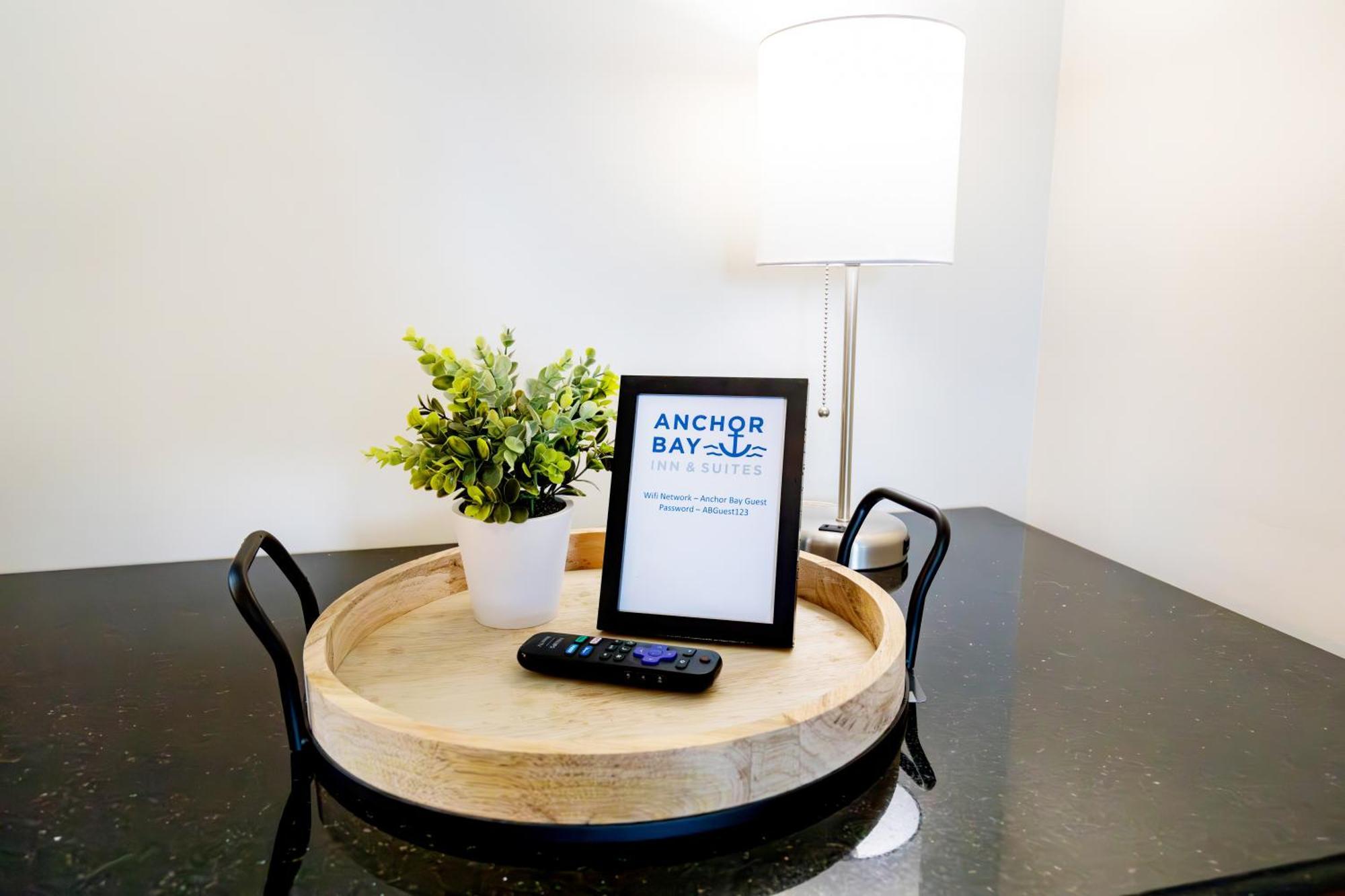 Anchor Bay Inn And Suites Сандъски Екстериор снимка