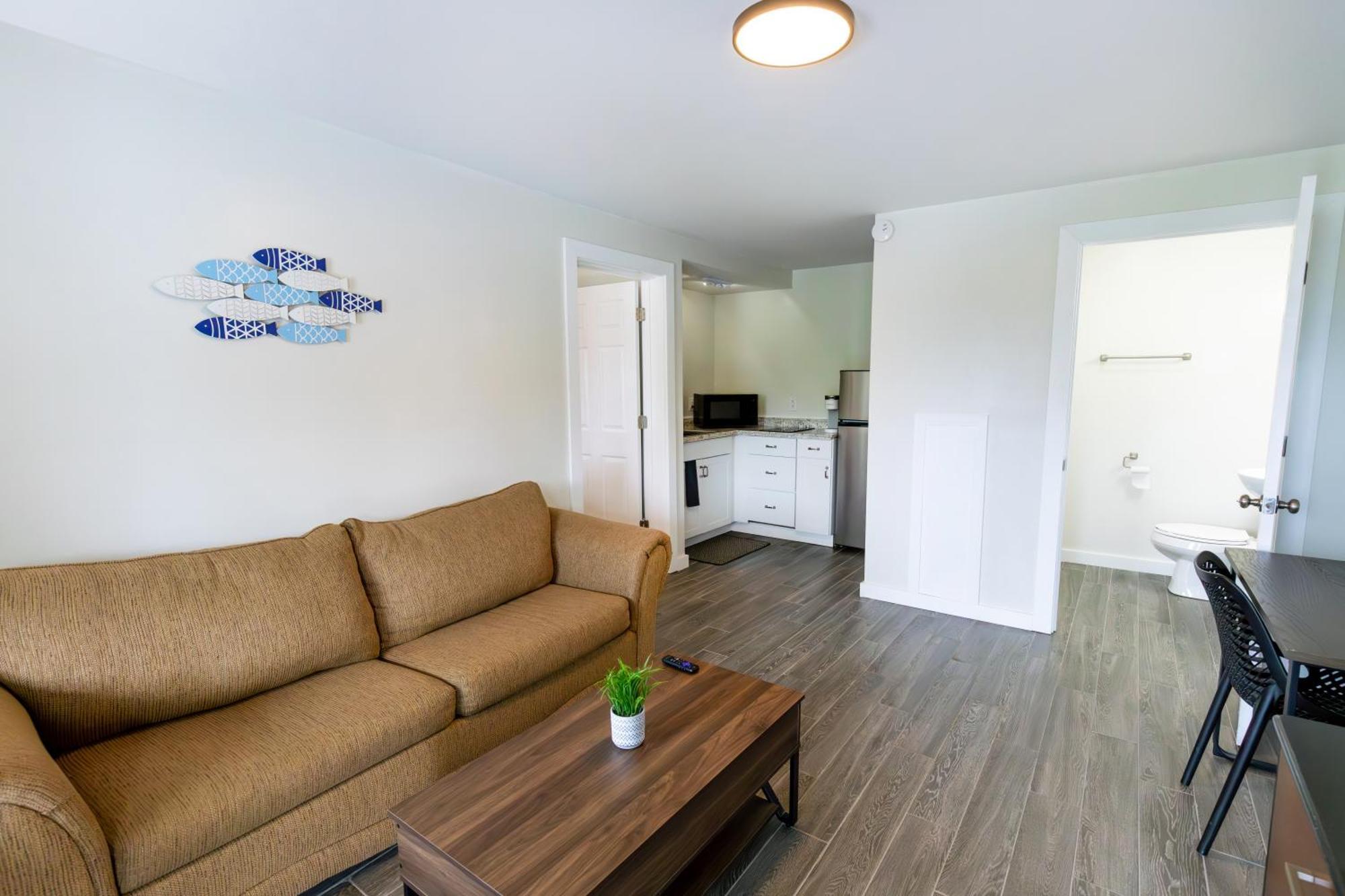 Anchor Bay Inn And Suites Сандъски Екстериор снимка