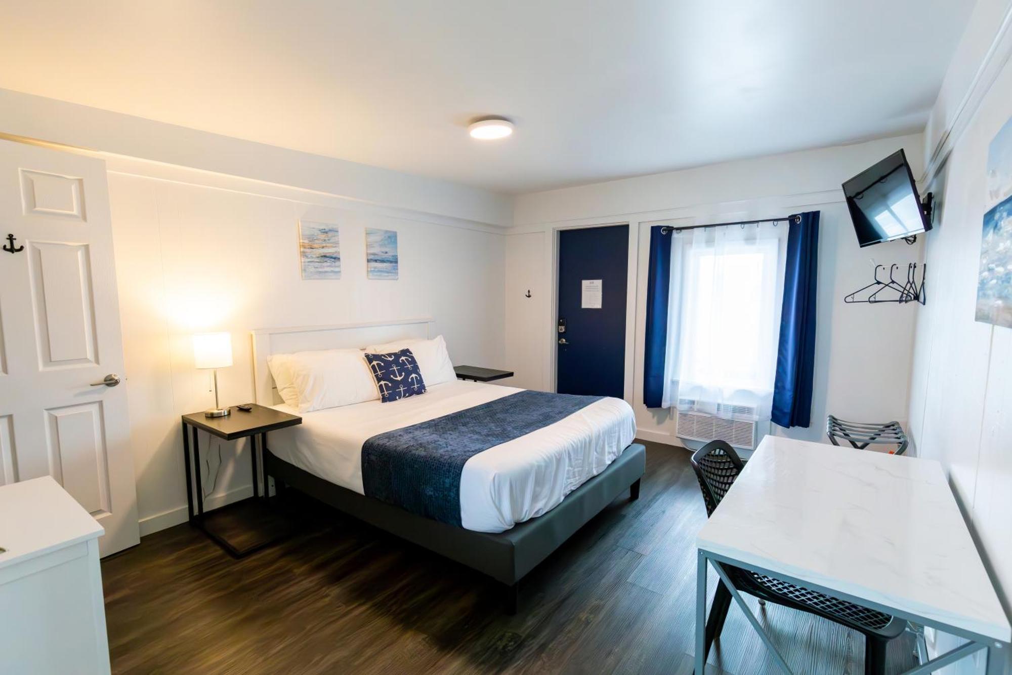 Anchor Bay Inn And Suites Сандъски Стая снимка