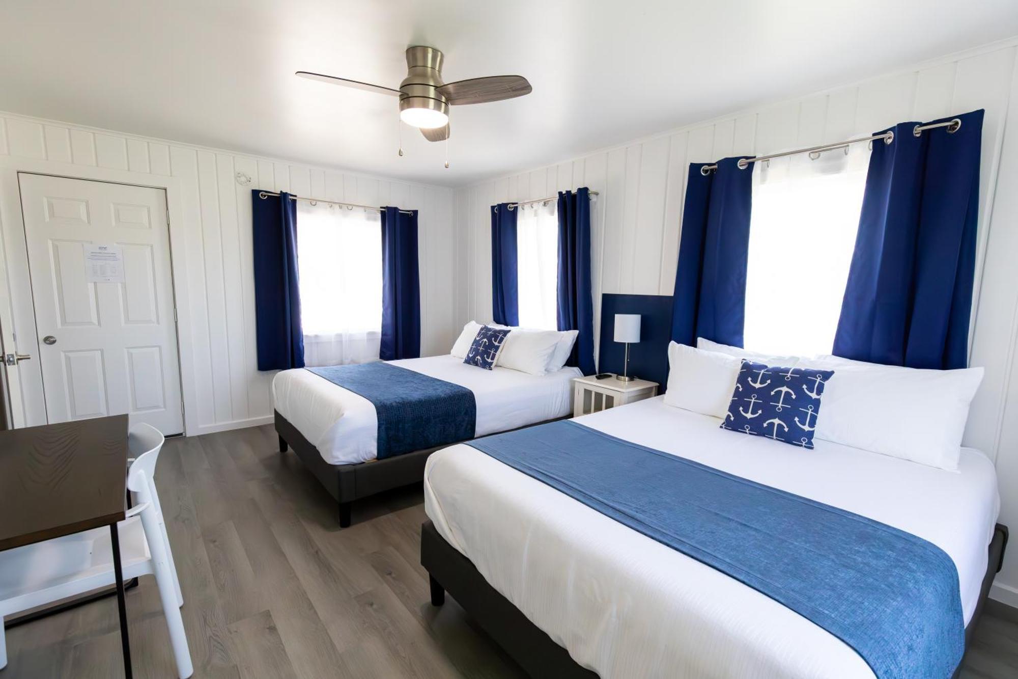 Anchor Bay Inn And Suites Сандъски Стая снимка