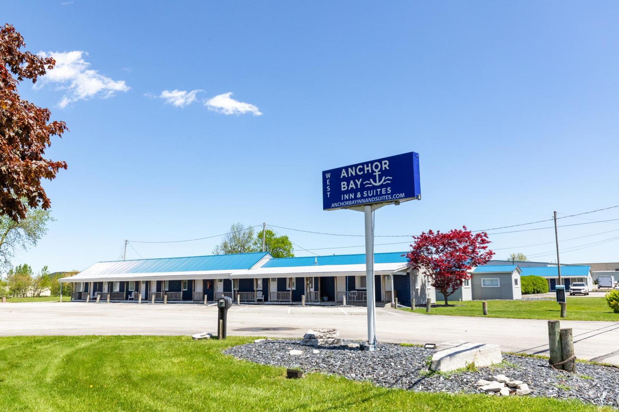 Anchor Bay Inn And Suites Сандъски Екстериор снимка